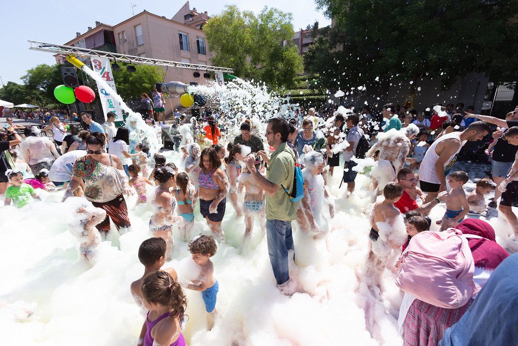 Festa de l'escuma en La Barceloneta